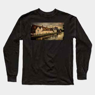 Weavers Cottages By The Kennet In Newbury Long Sleeve T-Shirt